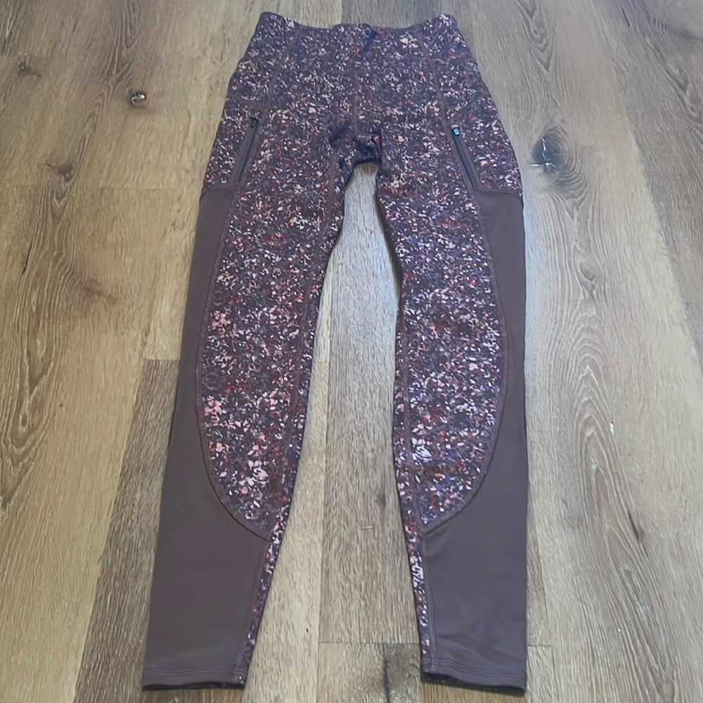 Athleta rainier printed mesh tight women’s size xxs